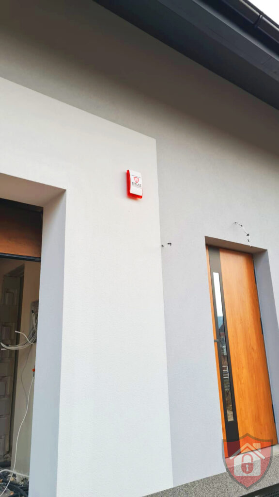 Instalacja wielostrefowego alarmu Perfecta i systemu monitorinu IP 5MPx dla domu w Jeleniej Górze